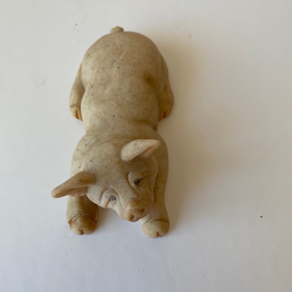 Vintage Quarry Critters Lying Pig Collectible Figurine Dated 1999 - Picture 4 of 8